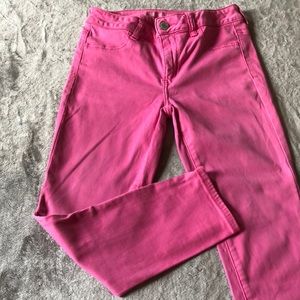 Pink American Eagle capris.